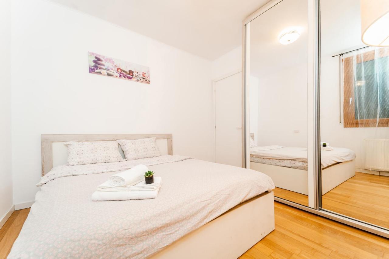 Central 700 Square Fructus Plaza - Eva Apartment Timişoara Eksteriør billede