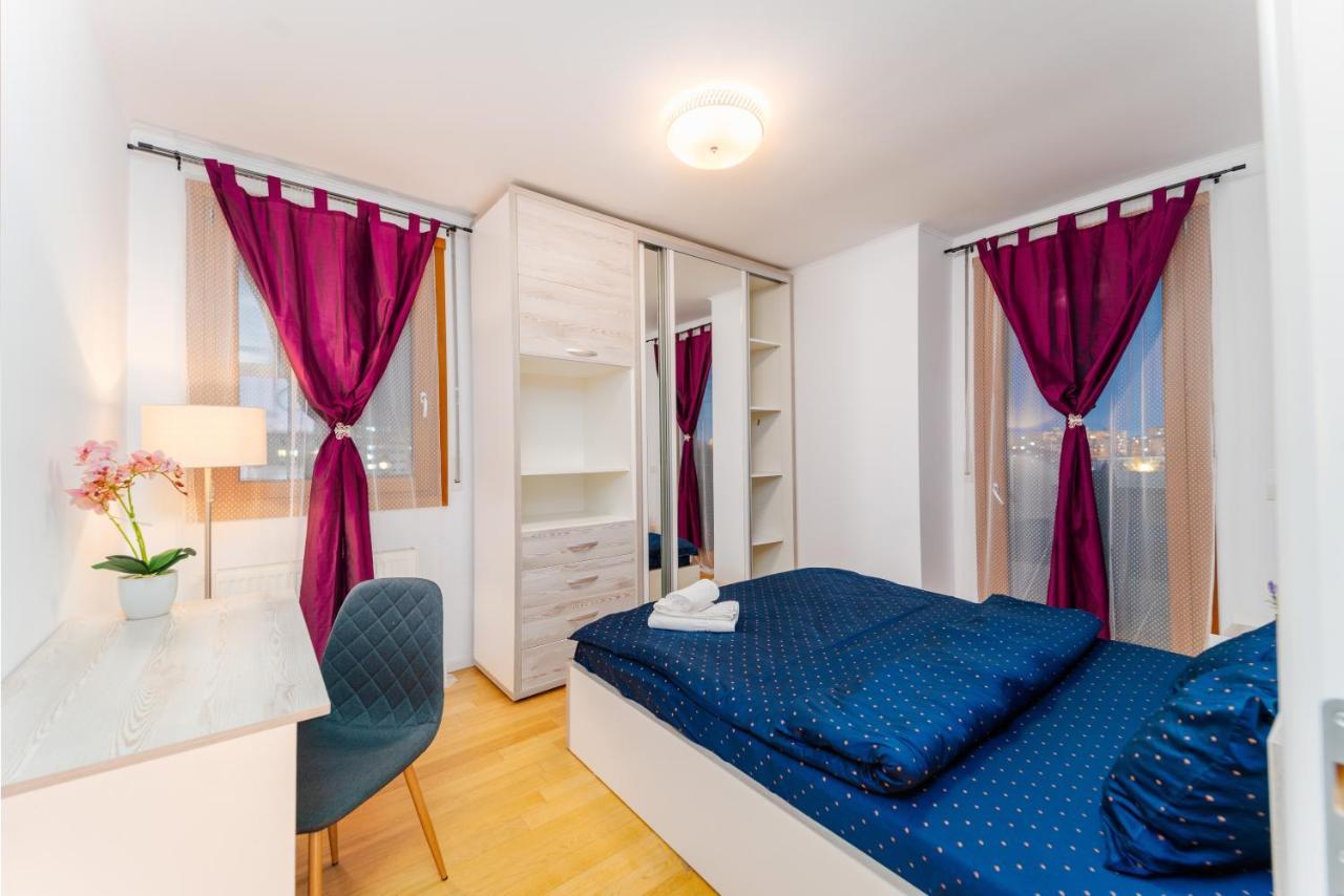 Central 700 Square Fructus Plaza - Eva Apartment Timişoara Eksteriør billede